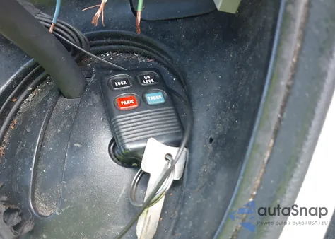 1996 Ford Mustang z USA, uszkodzony, nr VIN 1FALP4446TF163708